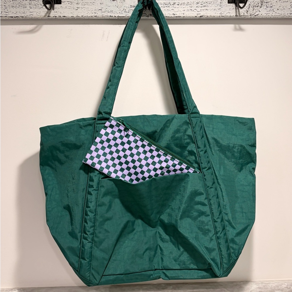 ❌❌SOLD❌❌BAGGU CLOUD BAG-CYPRESS with matching pouch NWT